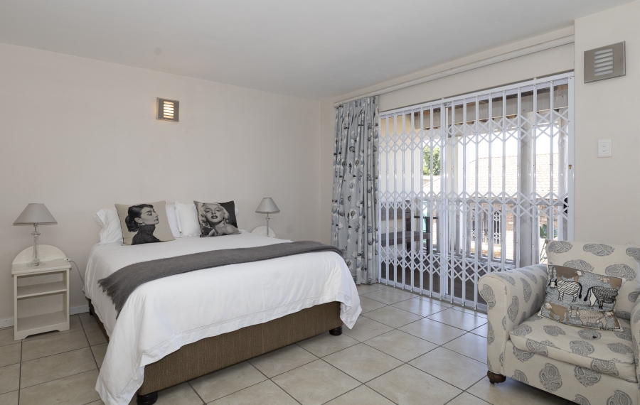 5 Bedroom Property for Sale in Kleinemonde Eastern Cape